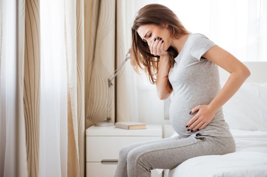 L’hyperémèse gravidique: causes, symptômes et traitement